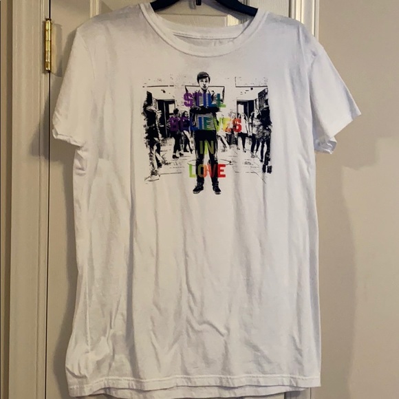 Hot Topic Love Simon Tee - Picture 1 of 3
